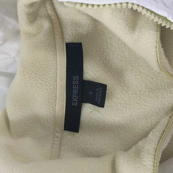 Women's white puffer vest large and small green fleece top - Picture 2 of 6